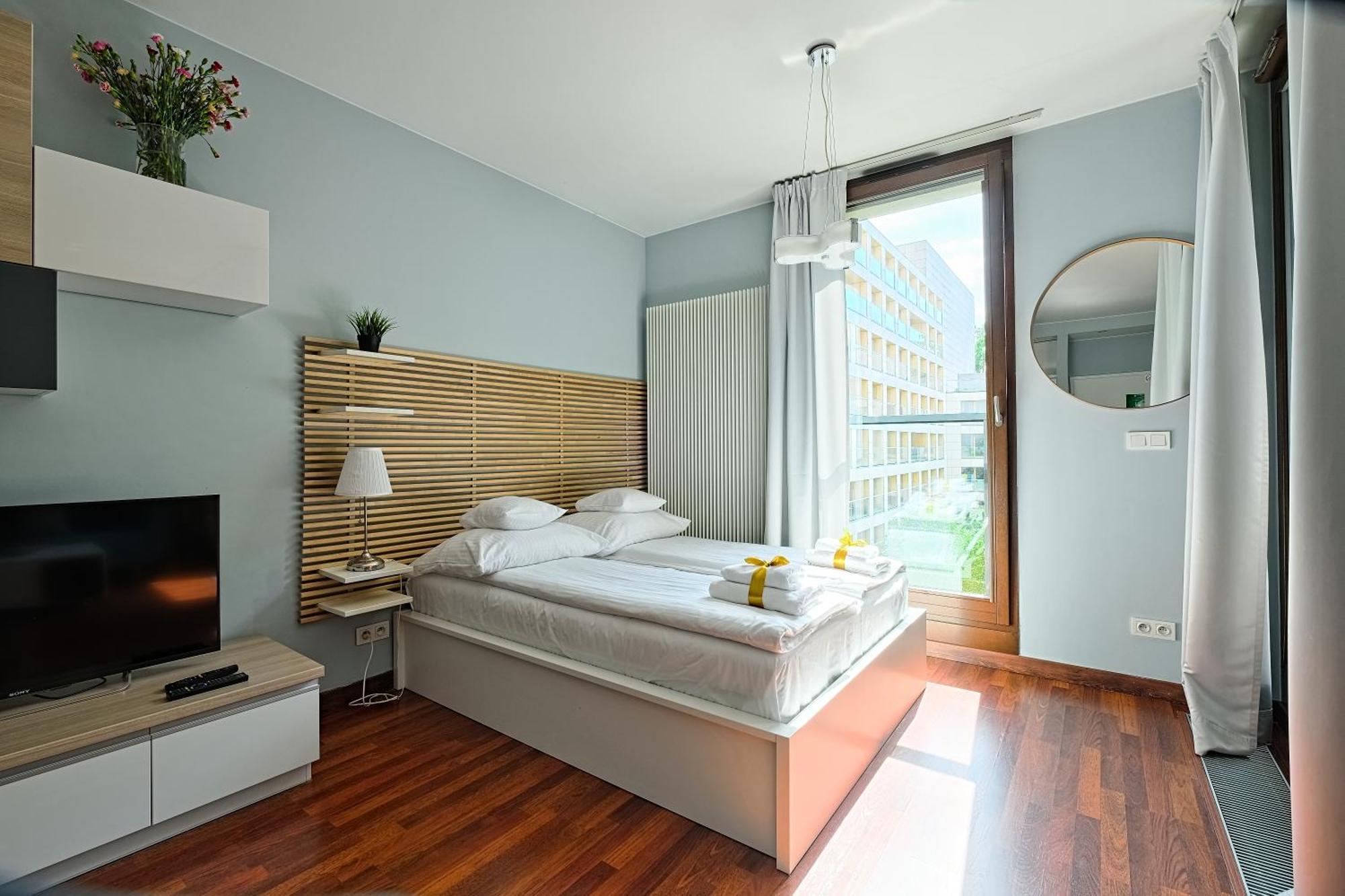Hotel apartamentowy Kolejowa 3*